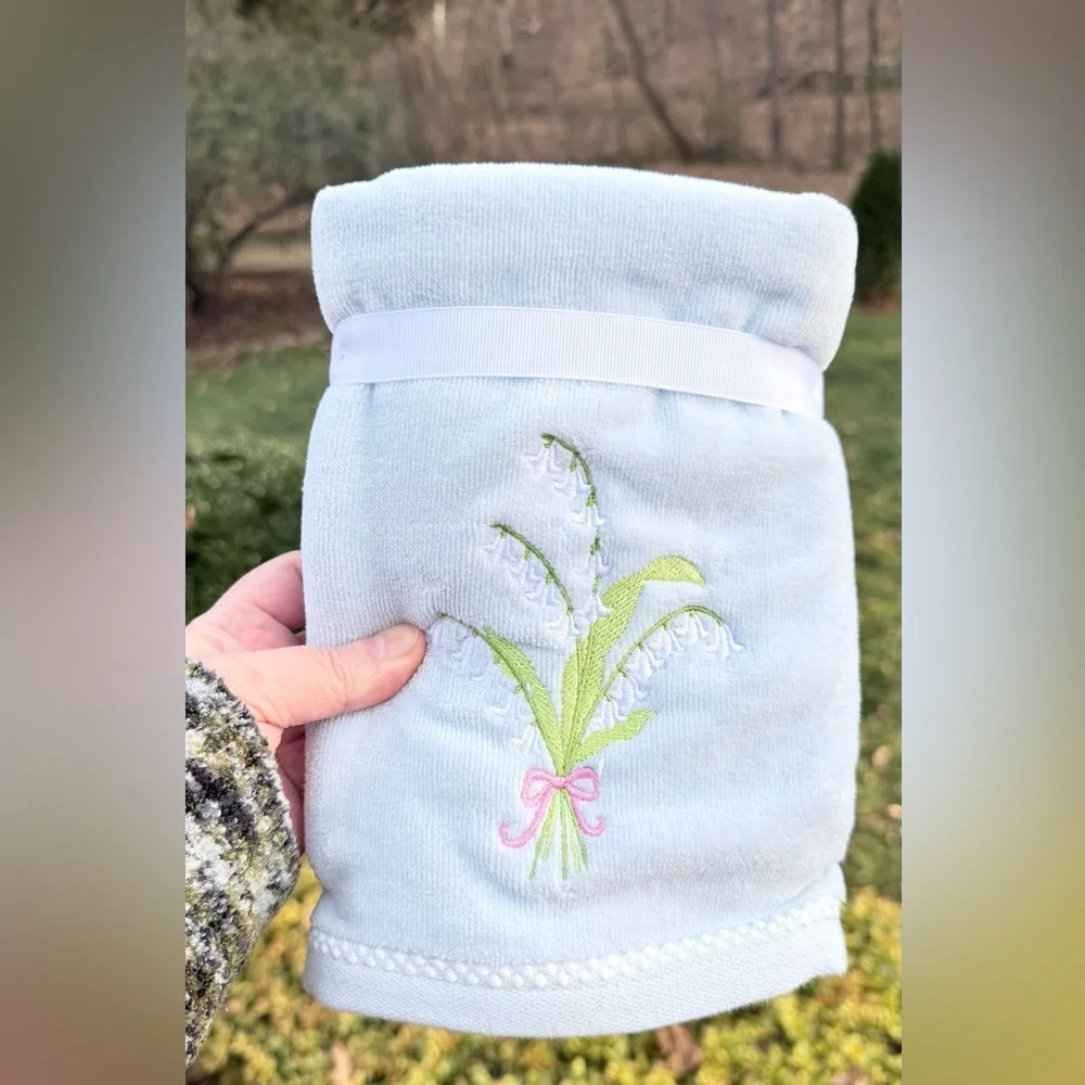 Kassatex Light Blue Towel with Floral lily of the valley Embroidery towels set